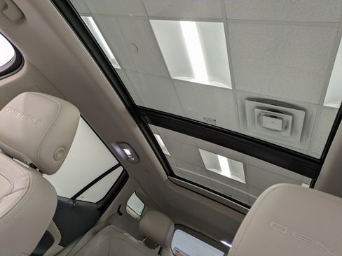 Used 2022 GMC Terrain Denali image 21