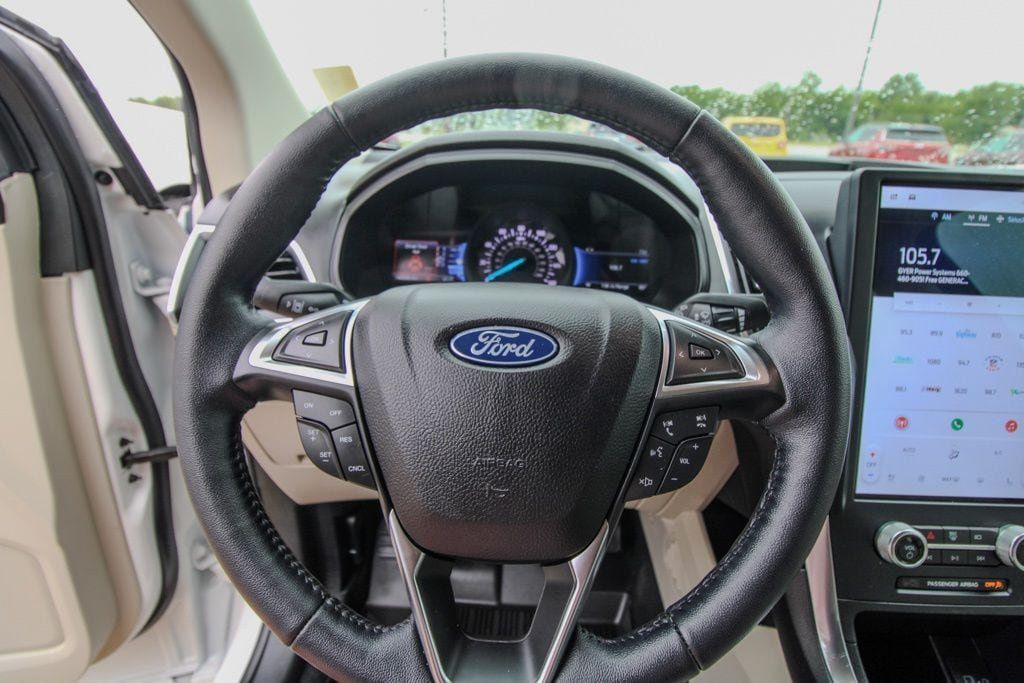 Used 2023 Ford Edge Titanium AWD/4WD image 19