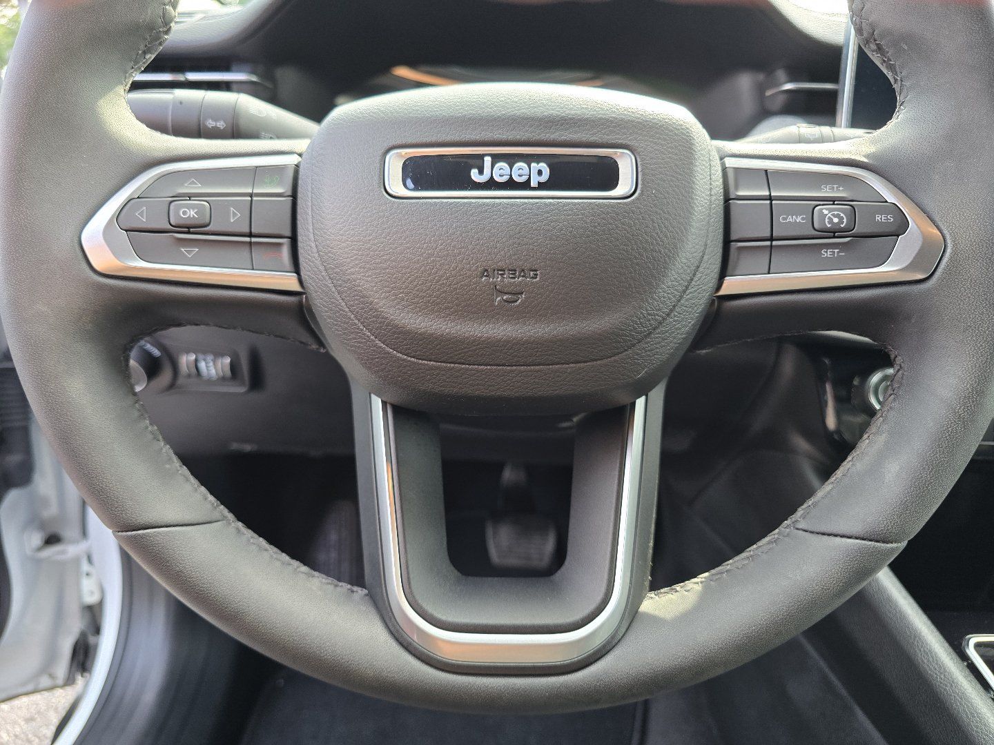 Used 2023 Jeep Compass Latitude AWD/4WD image 30