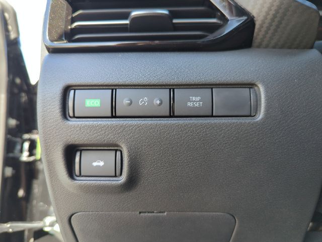 Certified 2025 Nissan Sentra SR w/ SR Premium Package FWD image 35