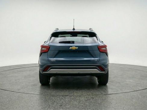 Used 2025 Chevrolet Trax LT image 7