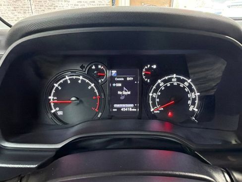 Used 2022 Toyota 4Runner SR5 Premium w/ Moonroof Package RWD image 25