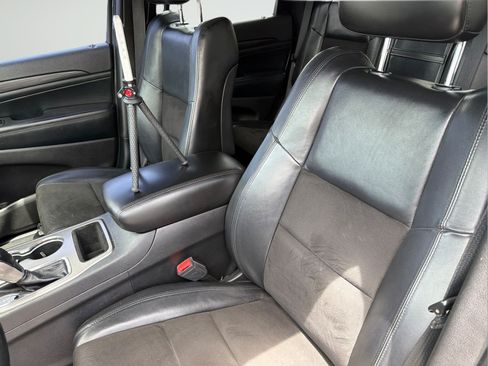 Used 2021 Jeep Grand Cherokee Laredo X RWD image 24