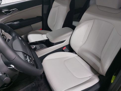 New 2026 Kia Sportage EX image 15