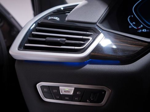 Used 2021 BMW X5 xDrive45e w/ M Sport Package image 19