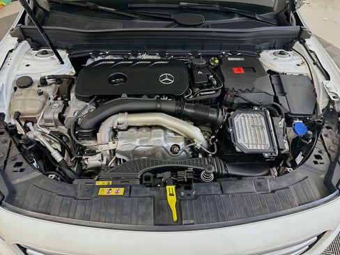 Used 2025 Mercedes-Benz GLB 250 4MATIC image 35