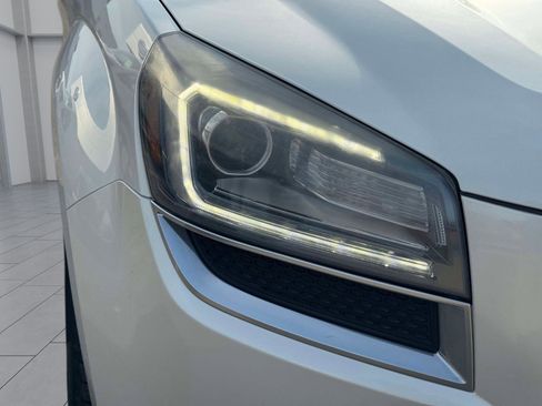 Used 2015 GMC Acadia SLE image 7