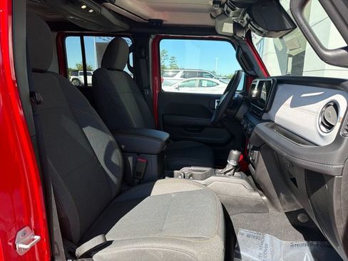 Used 2025 Jeep Wrangler Unlimited Sahara w/ Safety Group AWD/4WD image 53