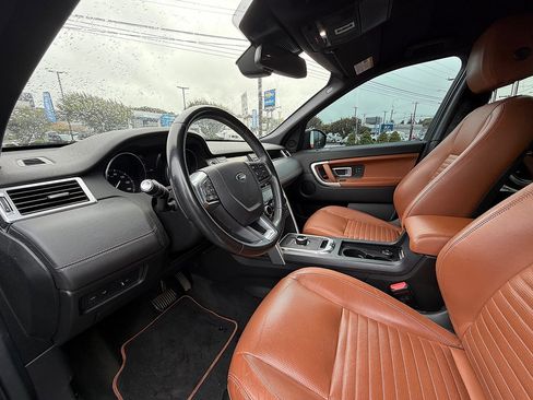 Used 2017 Land Rover Discovery Sport HSE Luxury image 11