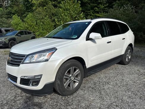 Used 2017 Chevrolet Traverse LT AWD/4WD image 3
