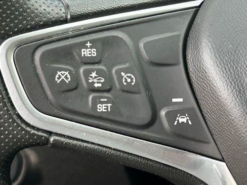 Used 2022 Chevrolet Equinox LT FWD image 23
