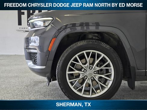 Used 2022 Jeep Grand Cherokee L Summit w/ Advanced Protech Group IV AWD/4WD image 6