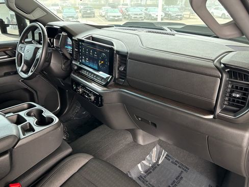 Used 2022 Chevrolet Silverado 1500 LT Trail Boss image 19