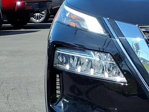 Used 2022 Nissan Rogue SV w/ SV Premium Package image 14