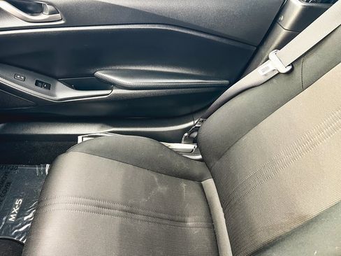 Used 2020 MAZDA MX-5 Miata Sport image 16