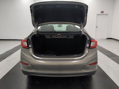 Used 2019 Chevrolet Cruze LT w/ Convenience Package FWD image 29