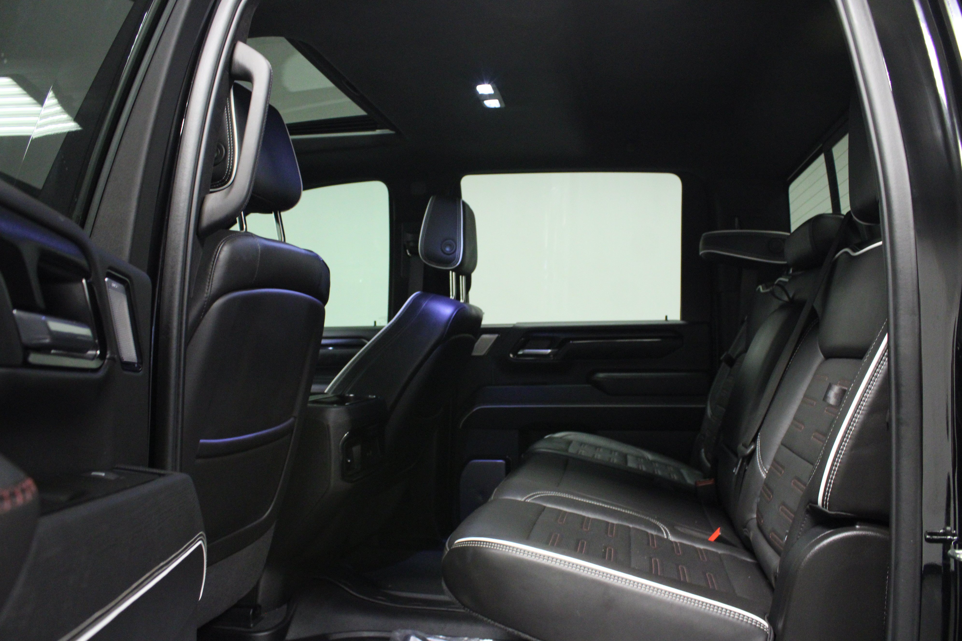 Used 2025 GMC Sierra 2500 AT4X AWD/4WD image 13