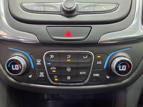 Used 2018 Chevrolet Equinox LT AWD/4WD image 36