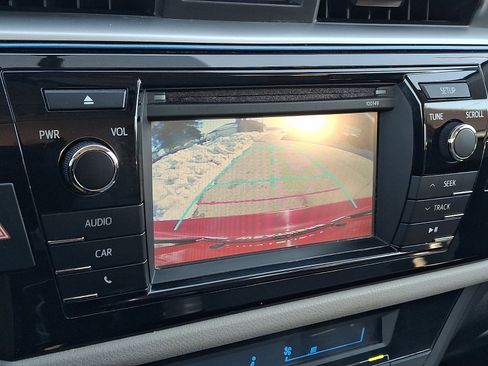 Used 2014 Toyota Corolla LE image 22