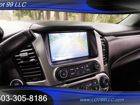 Used 2017 Chevrolet Suburban Premier RWD image 40