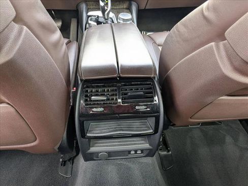 Used 2021 BMW 540i w/ Premium Package image 18