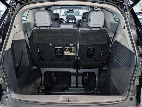 Used 2021 Toyota Sienna XLE w/ XLE Plus Package FWD image 23