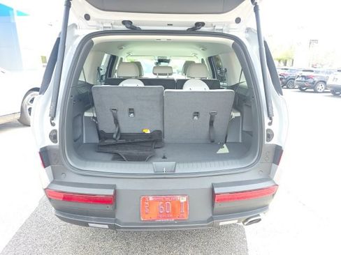 Used 2025 Hyundai Santa Fe SE AWD/4WD image 33