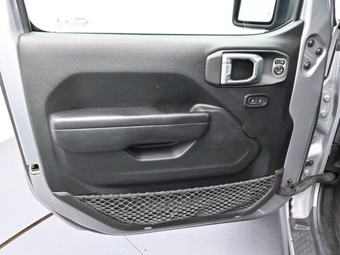 Used 2021 Jeep Wrangler Unlimited Rubicon AWD/4WD image 10