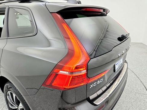 New 2025 Volvo XC60 B5 Core w/ Protection Package Premier image 33