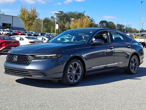 Used 2023 Honda Accord EX image 3