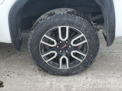 Used 2021 GMC Sierra 1500 AT4 w/ Off-Road Performance Package image 29