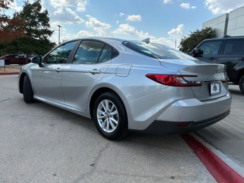 Used 2026 Toyota Camry LE FWD image 8