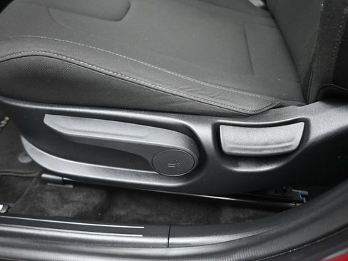 Used 2025 Hyundai Elantra Sport FWD image 12