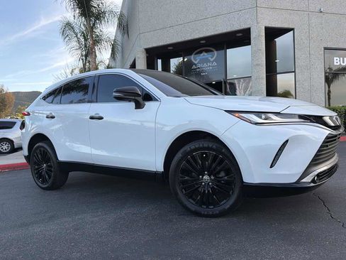 Used 2024 Toyota Venza Nightshade image 13