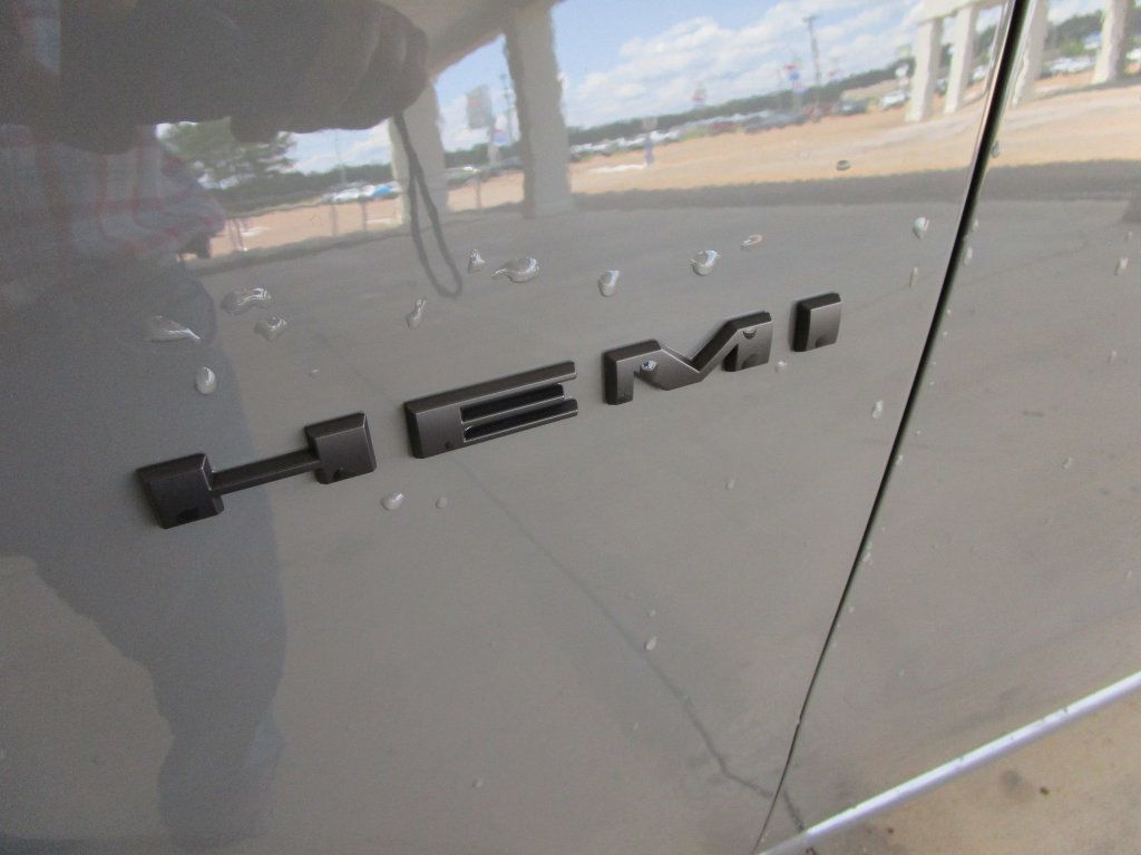 Used 2025 Dodge Durango R/T AWD/4WD image 30