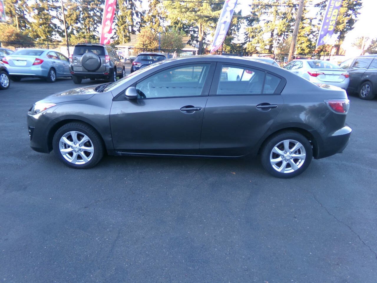 Used 2010 MAZDA MAZDA3 i Touring FWD image 1