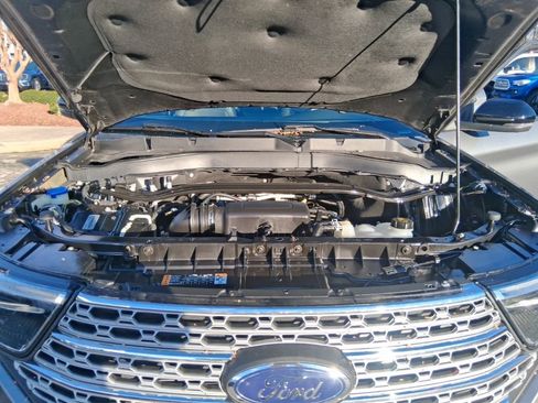 Used 2022 Ford Explorer Limited w/ Equipment Group 301A image 21