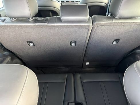 Used 2024 Kia Sorento S w/ Panoramic Sunroof Package FWD image 8