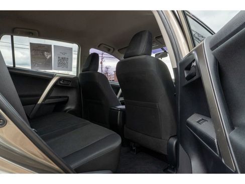 Used 2015 Toyota RAV4 LE image 15