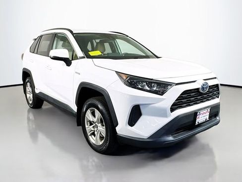 Used 2021 Toyota RAV4 LE w/ Carpet Mat Package (TMS) AWD/4WD image 8
