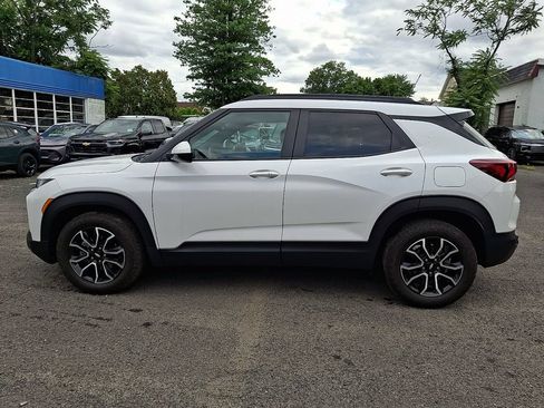 Used 2023 Chevrolet TrailBlazer ACTIV w/ Technology Package FWD image 4