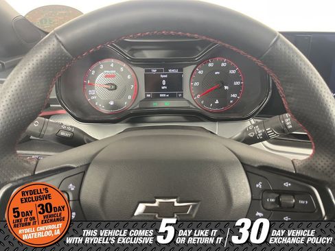 Used 2025 Chevrolet Trax RS w/ Driver Confidence Package image 25