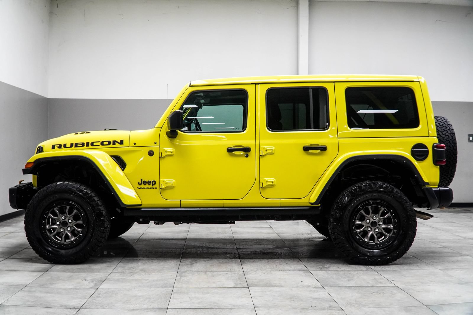 Used 2023 Jeep Wrangler Unlimited Rubicon 392 w/ Trailer Tow Package AWD/4WD image 10