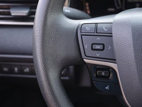 Used 2025 Toyota Camry LE image 11