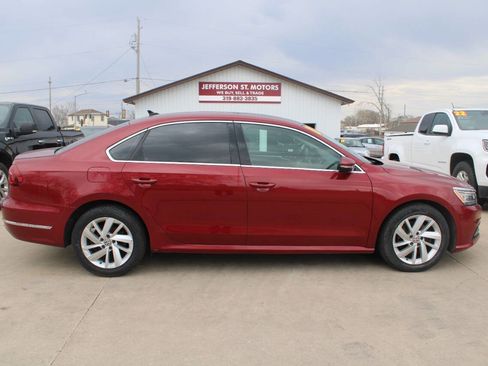 Used 2018 Volkswagen Passat 2.0T SE w/ SE Lighting Package FWD image 1