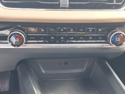 New 2026 Chevrolet Equinox ACTIV w/ Convenience Package III image 24