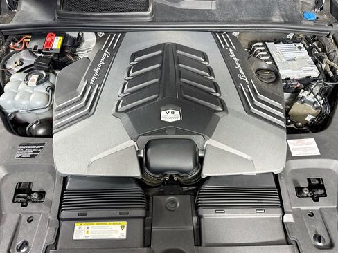 Used 2020 Lamborghini Urus image 39