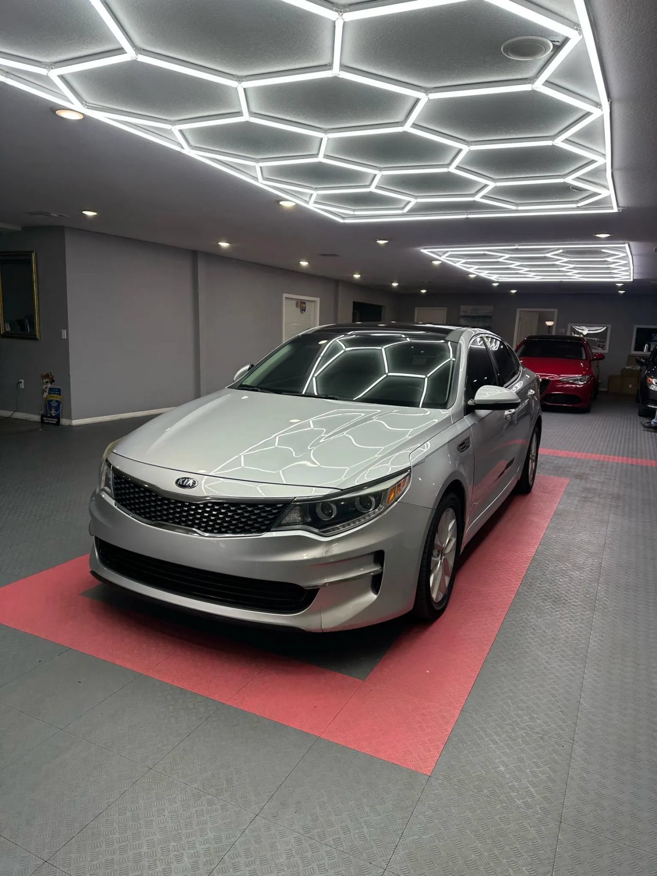 Used 2016 Kia Optima EX w/ Premium Package FWD image 2