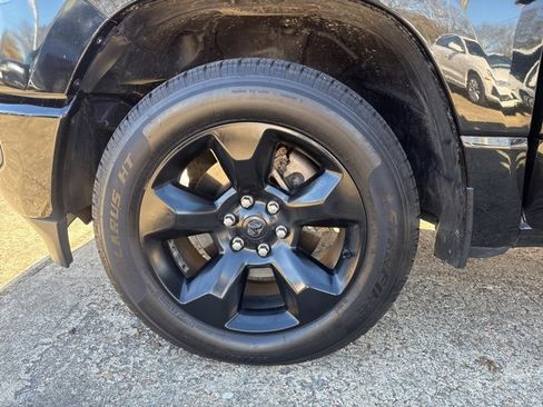 Used 2019 RAM 1500 Big Horn image 32