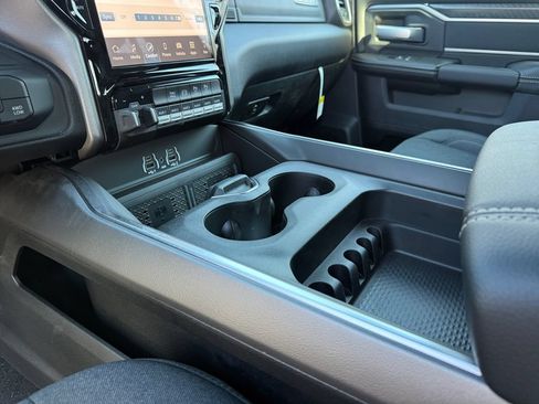 New 2026 RAM 3500 Big Horn AWD/4WD image 19